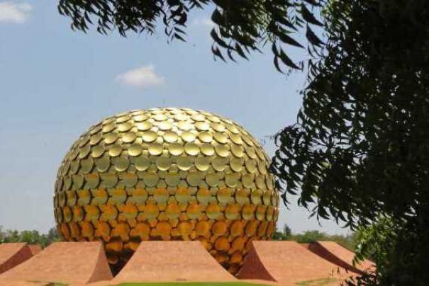 świątynia matki w Auroville