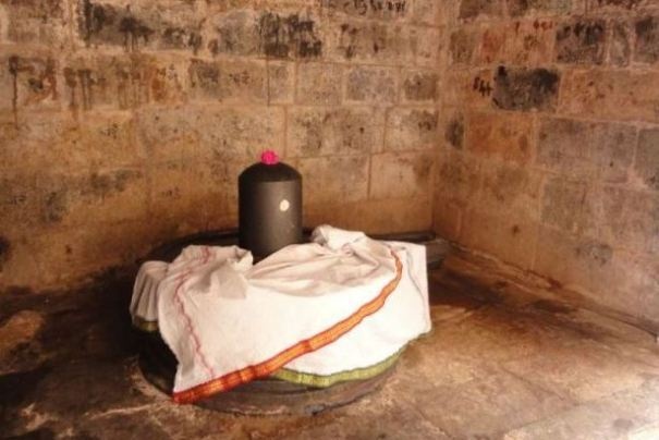 Shiva linga w świątyni w Tamilnadu