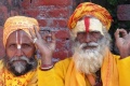 Sadhu koło świątyni Pashupatinath w Kathmndu. Sadhu koło świątyni Pashupatinath w Kathmndu.