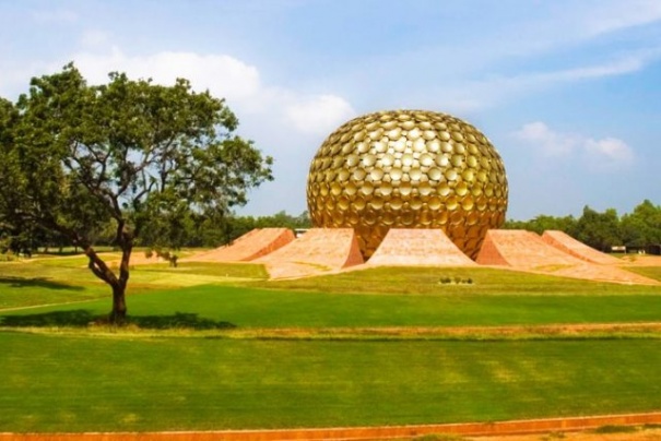 Matri Mandir w Auroville Matri Mandir w Auroville